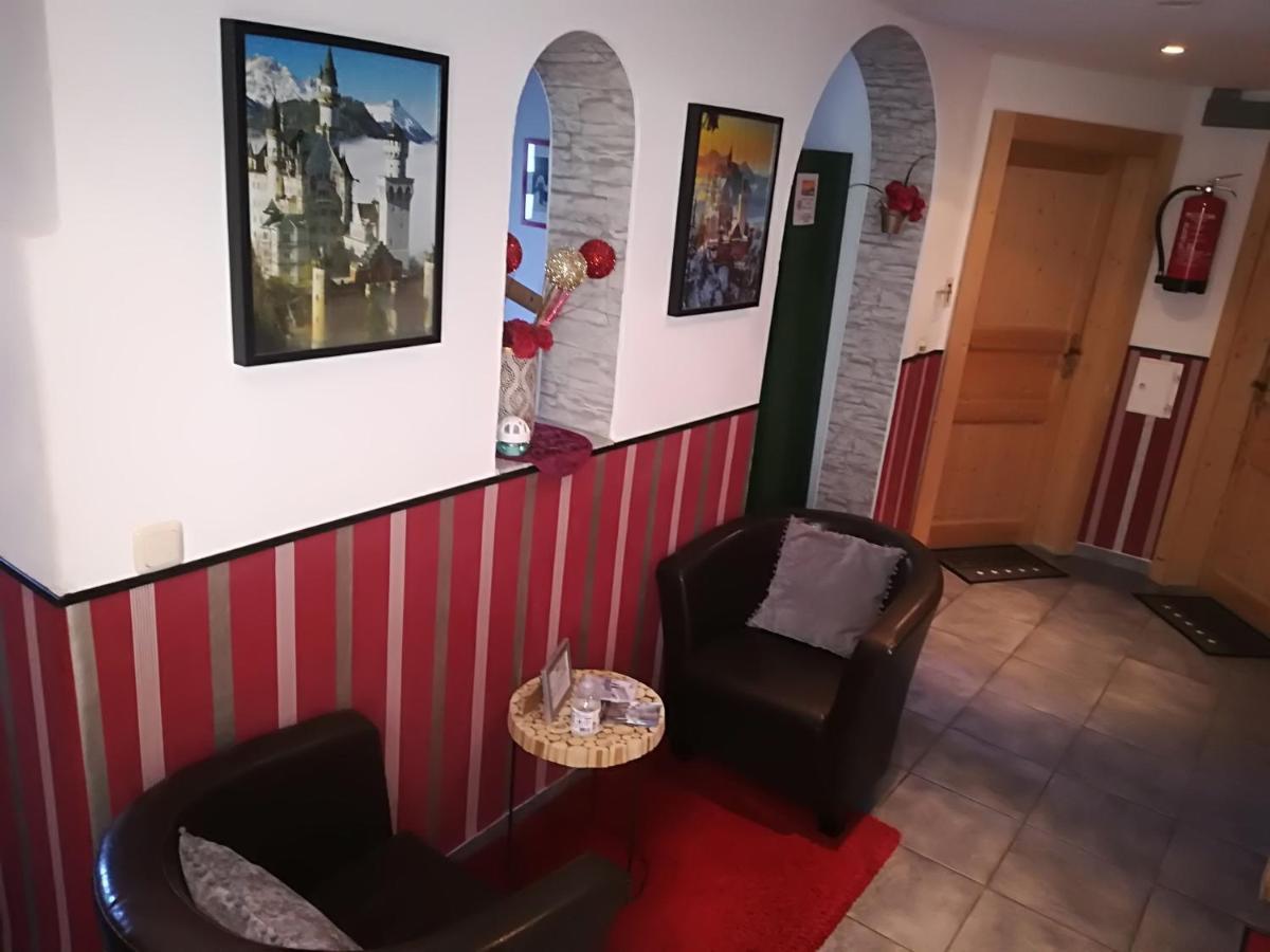 House La Neuschwanstein Blick - Budget City Hotel Füssen Eksteriør billede