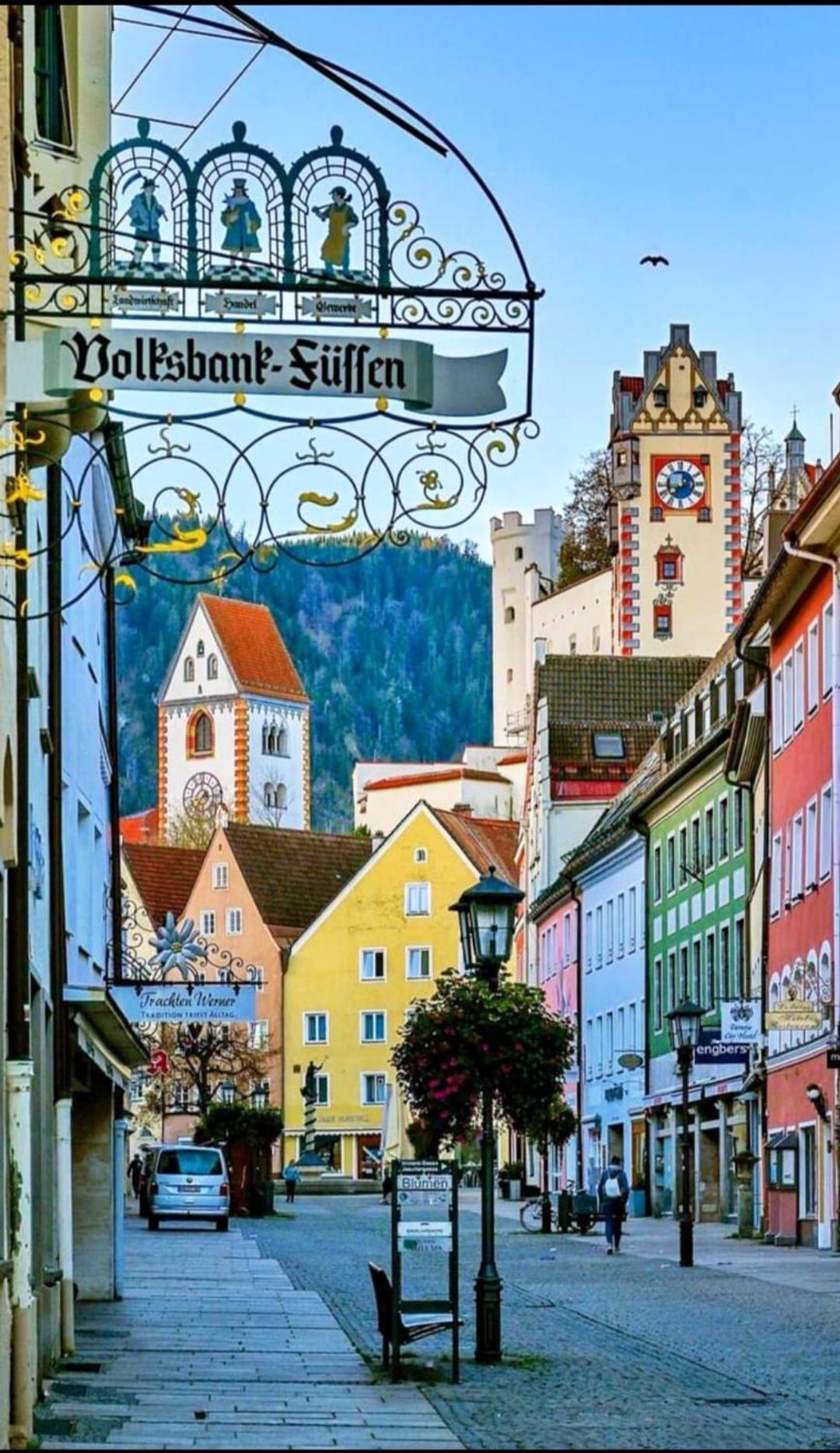 House La Neuschwanstein Blick - Budget City Hotel Füssen Eksteriør billede