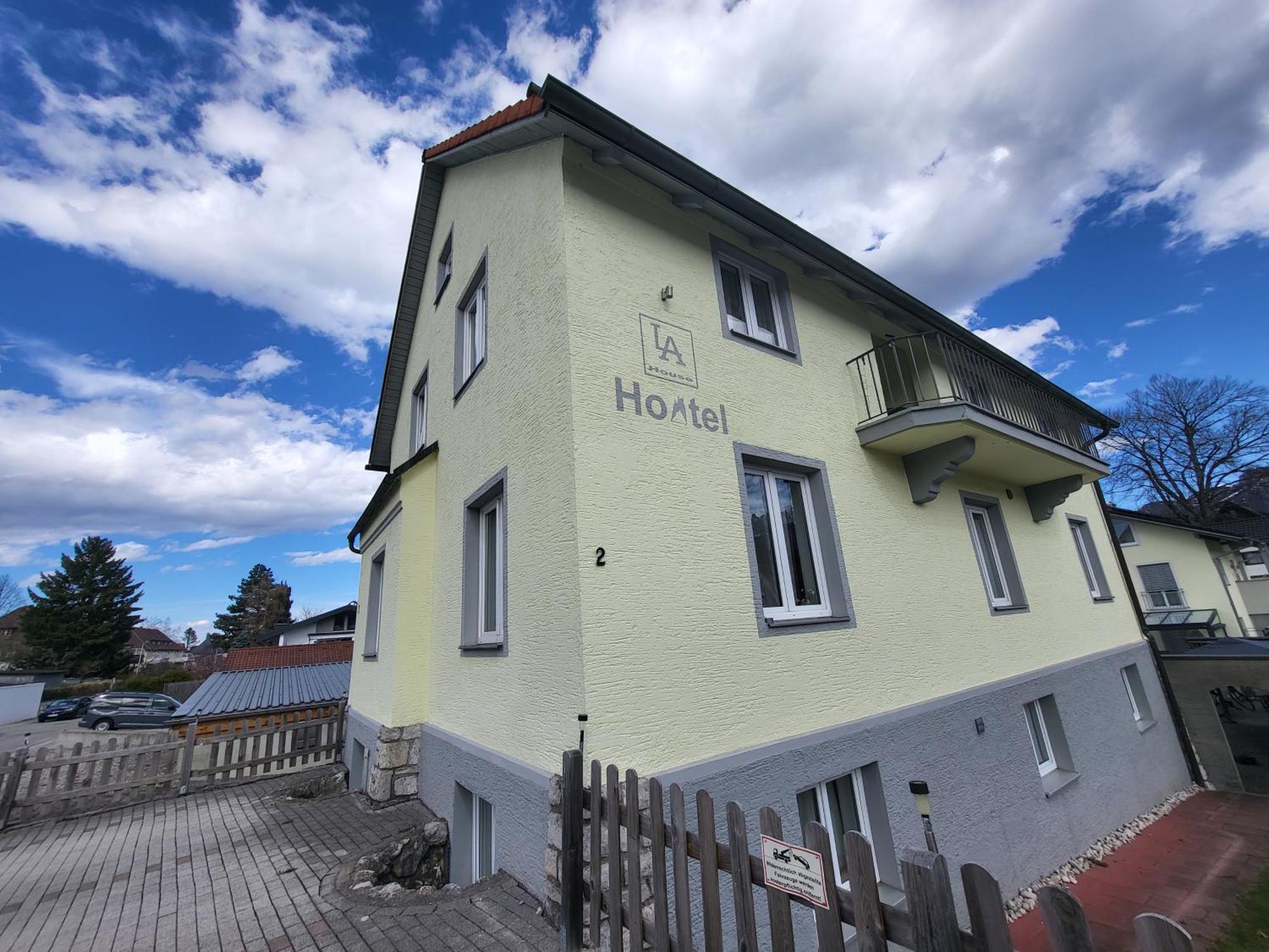 House La Neuschwanstein Blick - Budget City Hotel Füssen Eksteriør billede